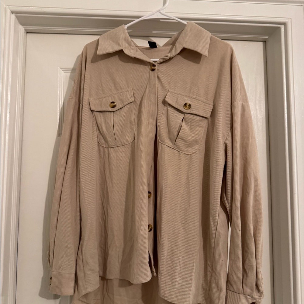 NWOT Women’s Beige Shirt